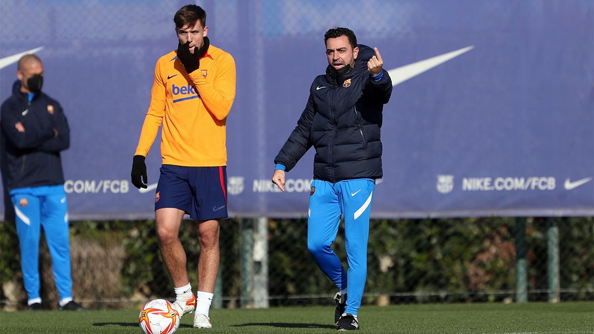 Buen ambiente y muchas risas en el entrenamiento del Barça antes del partido de Copa