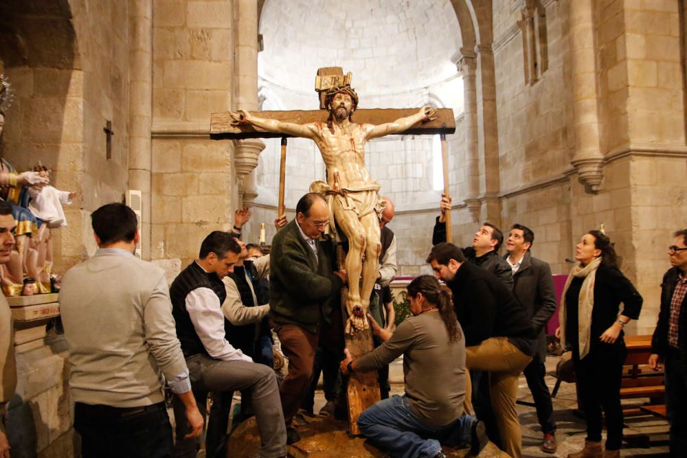 El descenso del Cristo de la Agonía