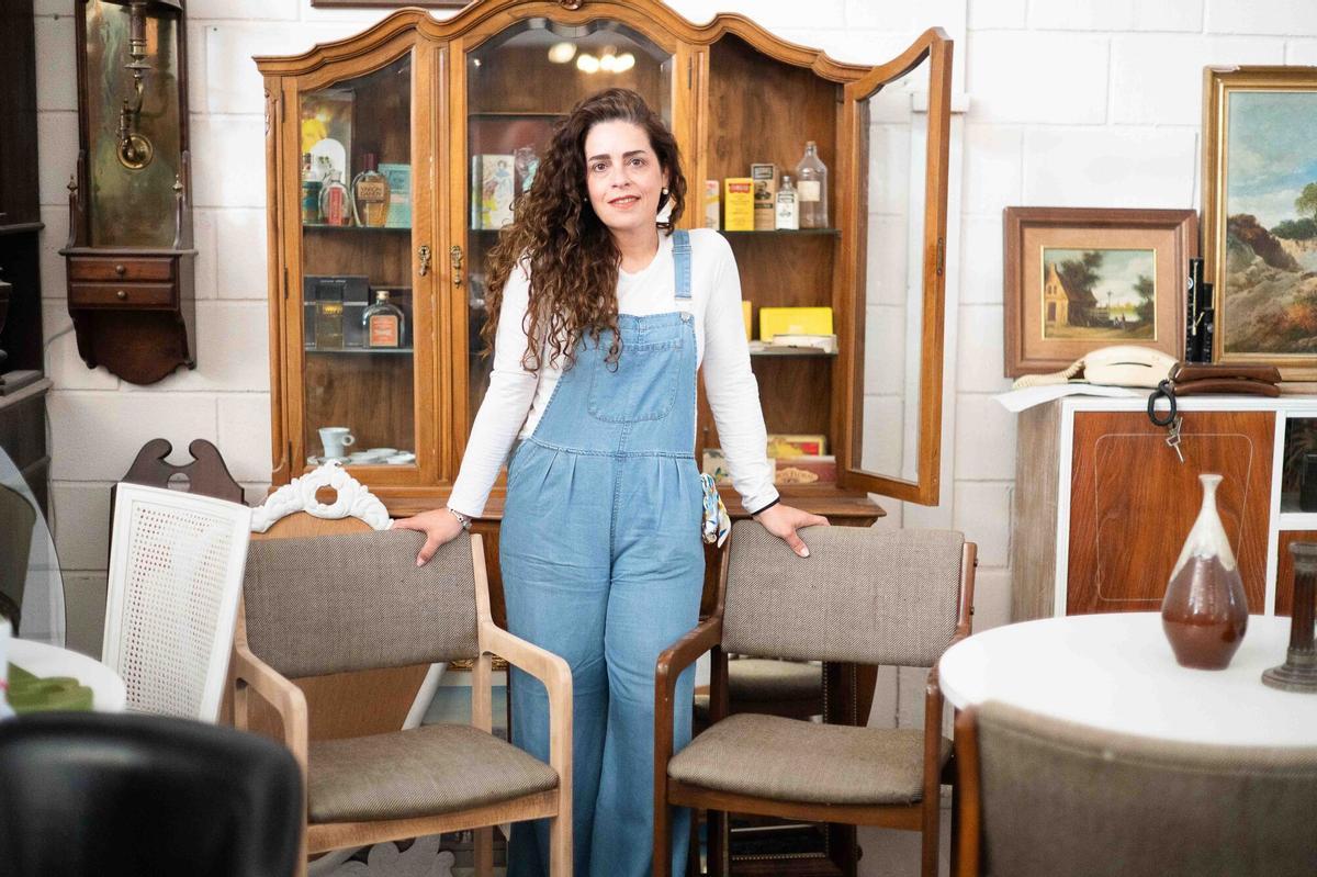 Guadalupe´s, la zaragozana que restaura muebles antiguos: "Los desechos de algunos son mis tesoros"