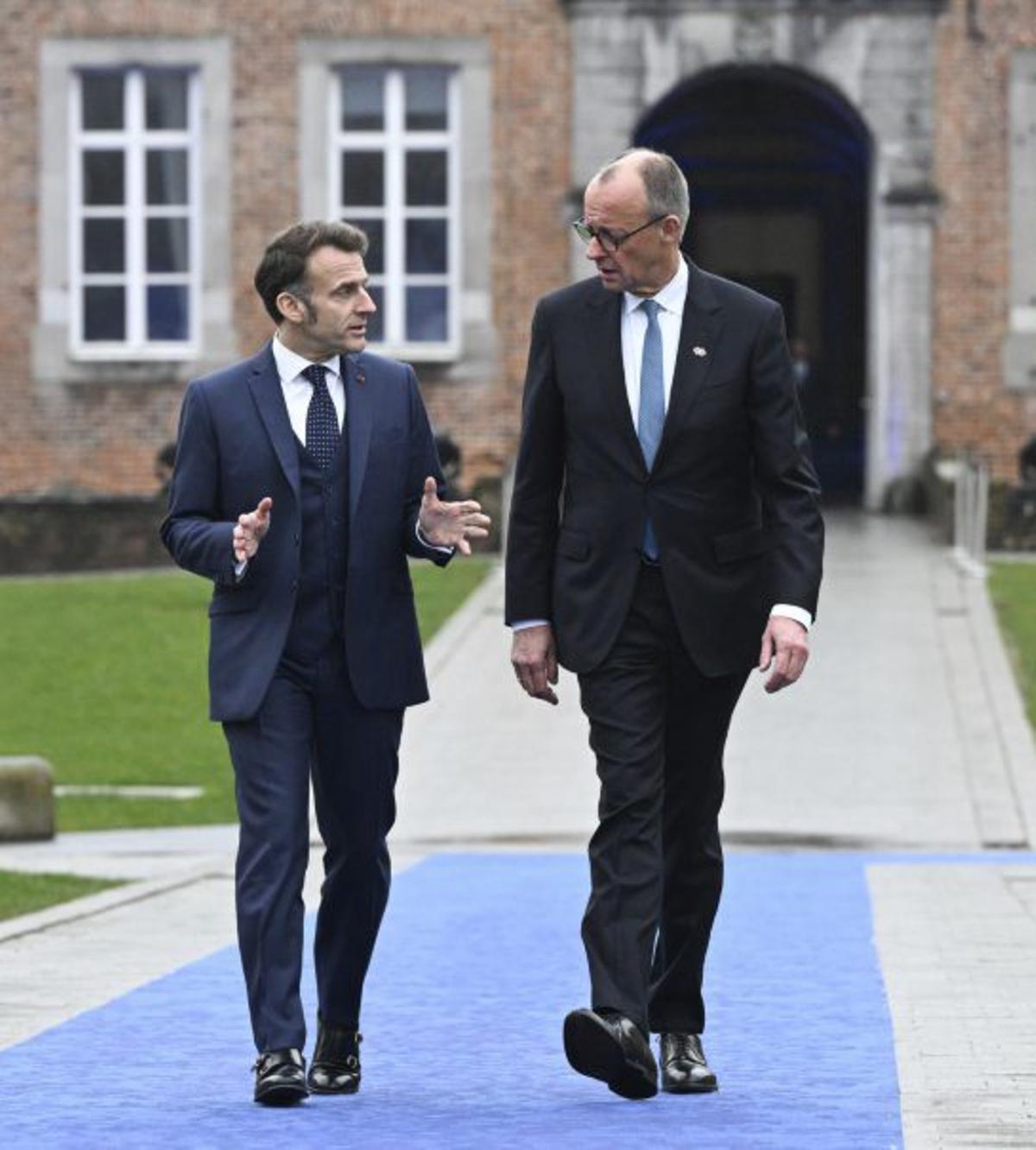 Se culpan unos a otros de la burocracia