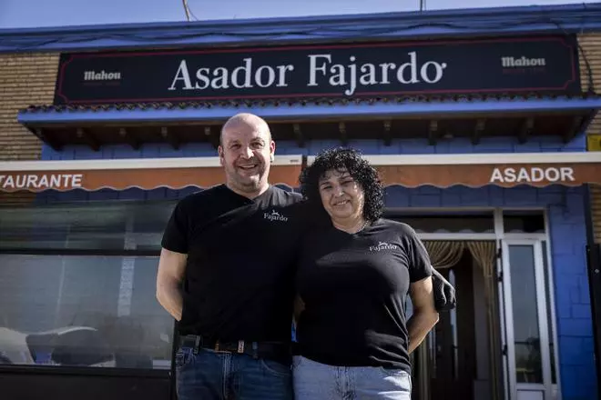 En imágenes | Asador Fajardo, el restaurante de Zaragoza que vende 40.000 calçots al año: "No tienen mucho misterio"