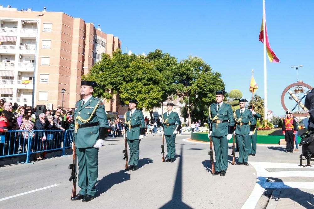 El Ayuntamiento rindió homenaje a la presencia de la Guardia Civil en Orihuela y su 175 aniversario con el descubrimiento de un monumento