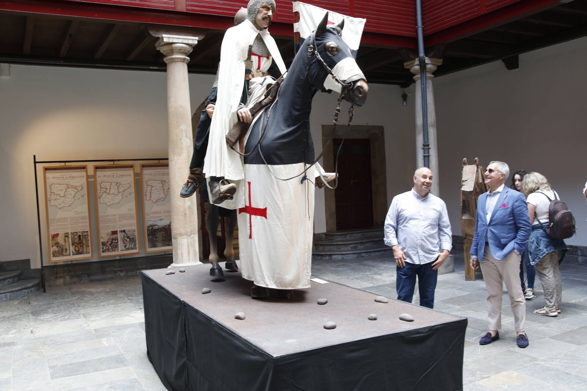 La huella de los templarios, en una exposición en Gijón, en el Palacio de Revillagigedo