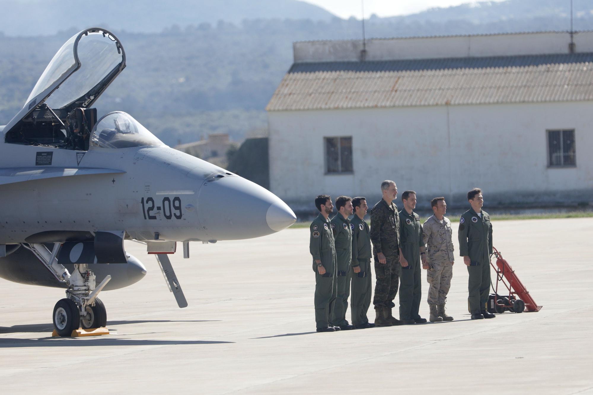 FOTOS | Rey Felipe supervisa unas prácticas militares que se celebran en Baleares