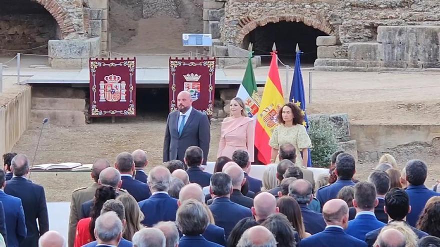 Video | Arranca el acto con el himno de España