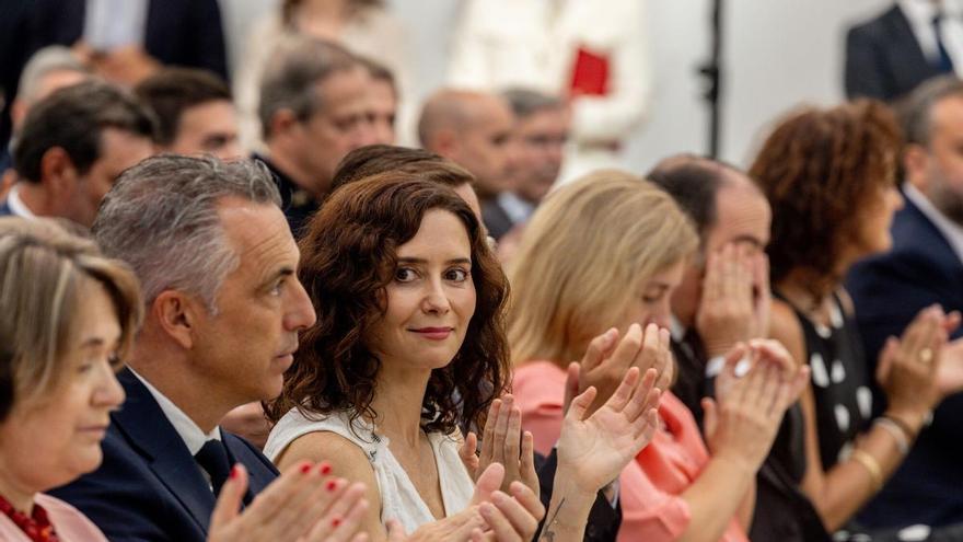 Ayuso felicita a Guardiola, "protagonista del éxito" de la prolongación de Almaraz ante "un cierre sin sentido"