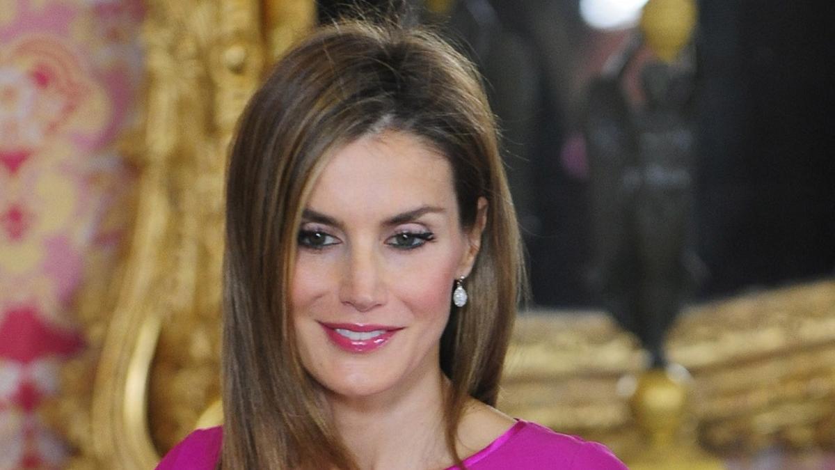 La reina Doña Letizia duranet un almuerzo en honor al presidente de Honduras, en el Palacio Real (Madrid)