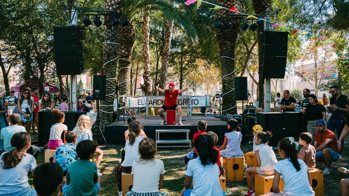 Espectáculo de animación en El Jardín Secreto.