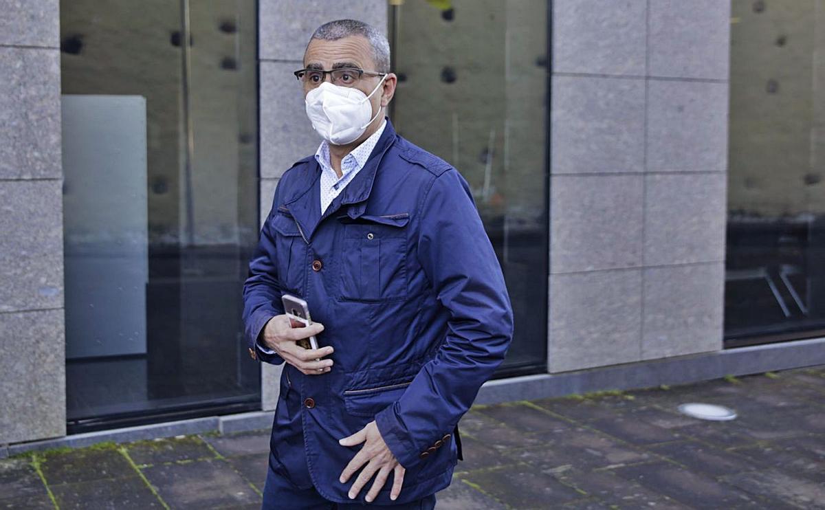 Javier Abreu entra el jueves al Palacio de Justicia de La Laguna para declarar como testigo ante Pamparacuatro.