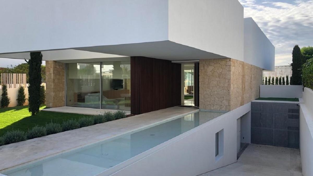 Sistemas de aluminio innovadores y funcionales para viviendas y locales en Ibiza.