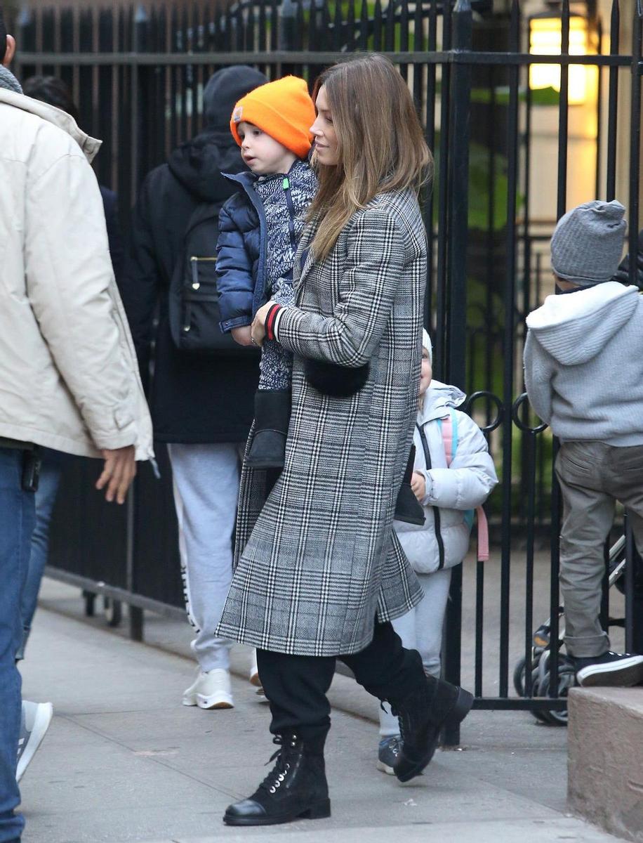 Jessica Biel por las calles de Nueva York con su hijo Silas