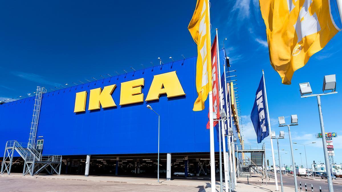 Mañana se esperan colas kilométricas en Ikea para conseguir sus icónicos vasos de vidrio: ahora más baratos