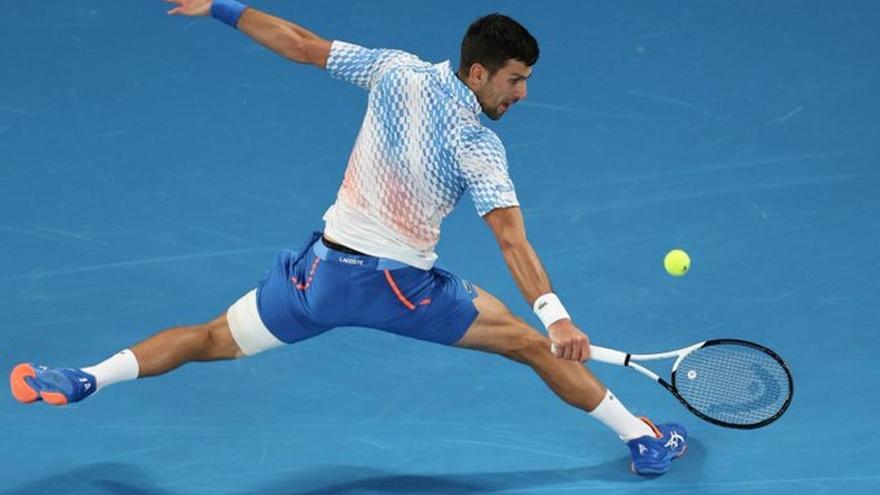 Djokovic vuela para acceder a su décima final en Australia