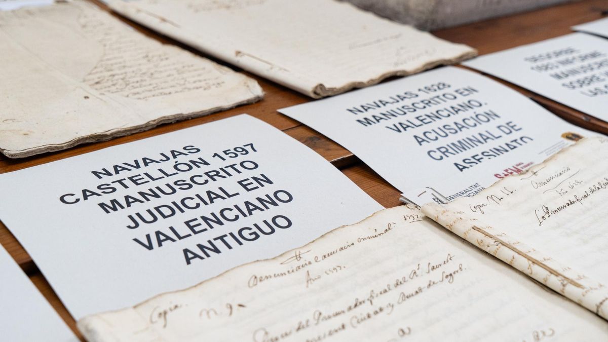 Algunos de los documentos históricos que han podido recuperar.