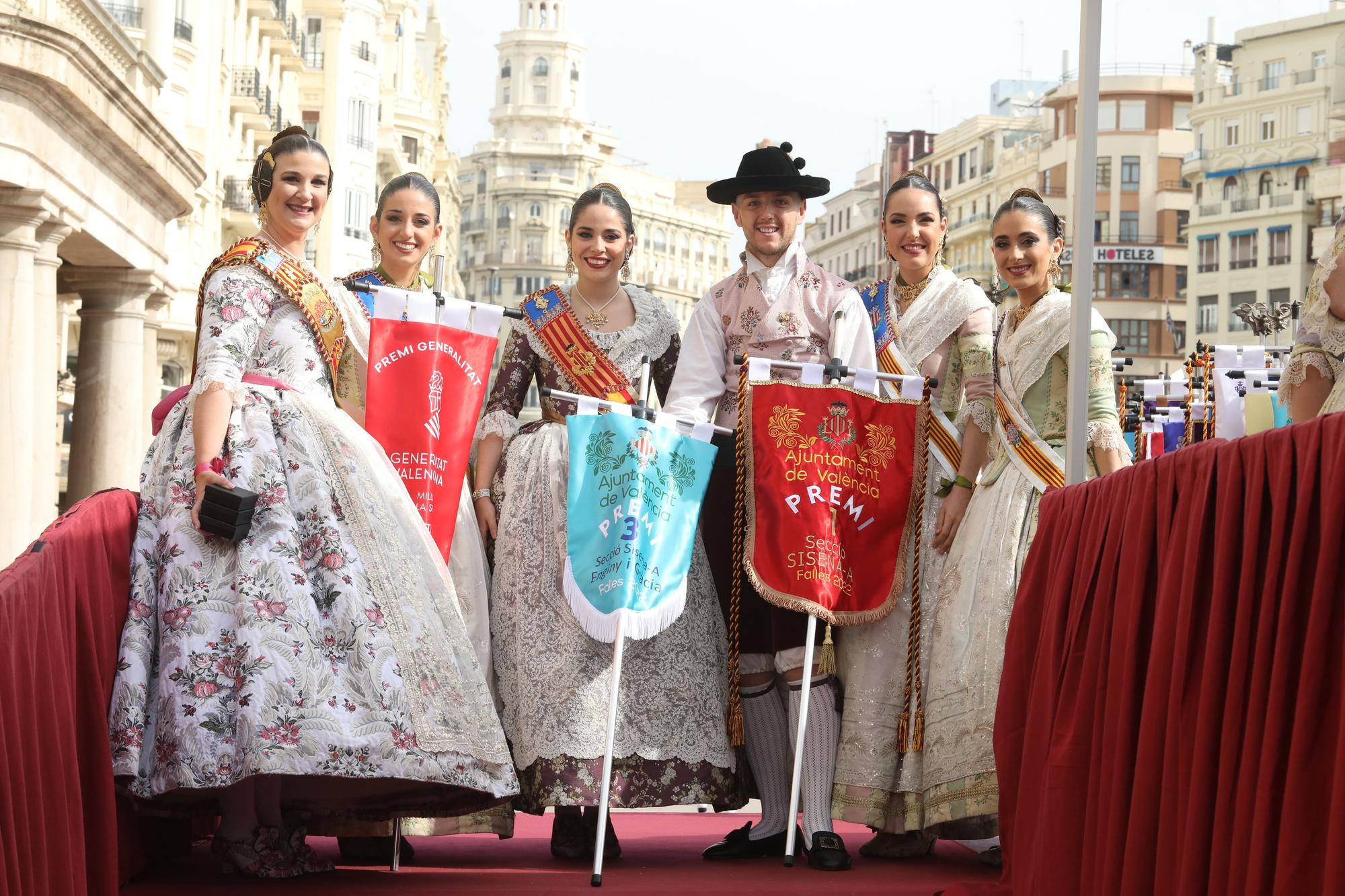 Entrega de los premios de las Fallas 2022 a las comisiones (II)