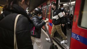 Obres a la L-5 del metro de Barcelona: trams tallats i alternatives de viatge
