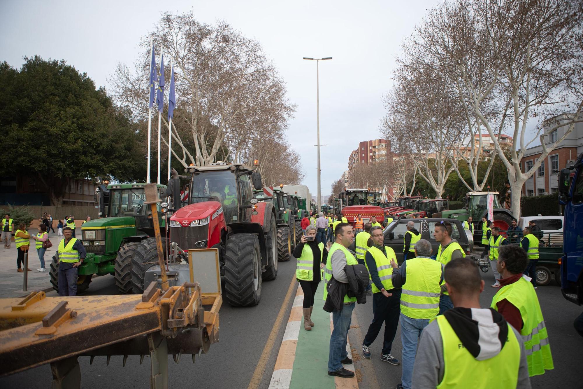 Las imágenes del bloqueo del campo a la Asamblea Regional este miércoles