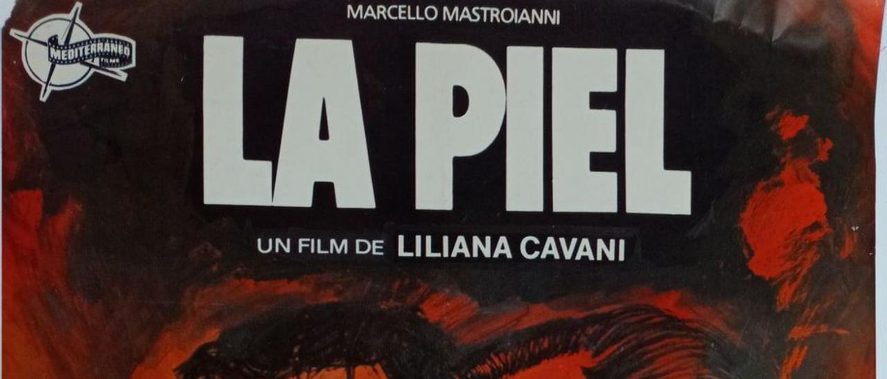 Las imágenes que acompañan estas líneas muestran algunas de las piezas donadas recientemente  a Filmoteca Canaria: un cartel, un reproductor y revistas especializadas.