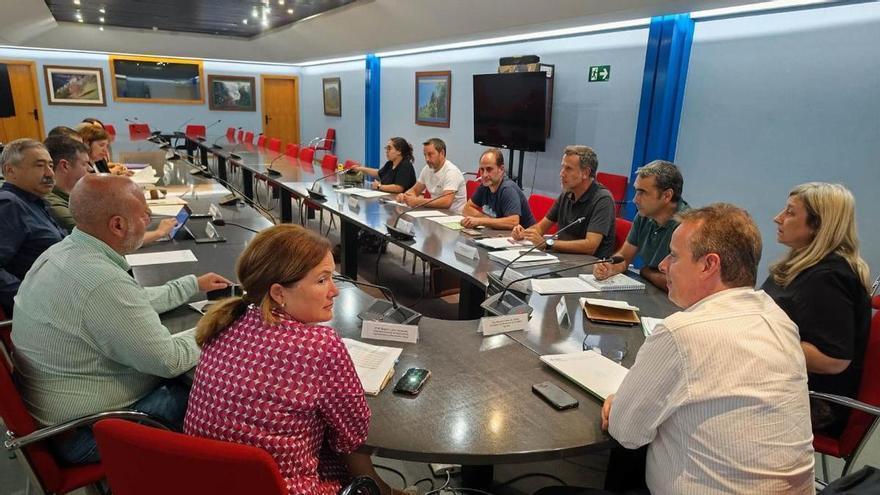Ayudas por la sequía y el pago de la PAC adelantado a octubre, compromisos del Principado con el campo