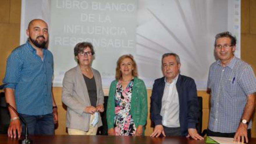 ‘Influencers’ y expertos presentan en Vigo el libro blanco de la influencia