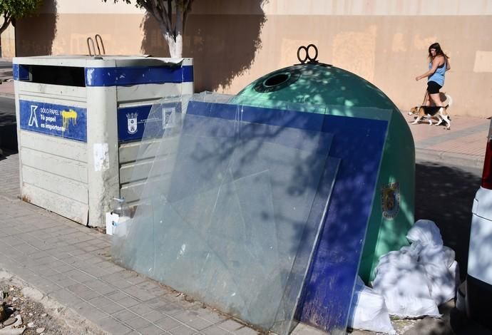 10/07/2019 CASAS NUEVAS. TELDE. Basura en el barrio de Casas Nuevas.   Fotógrafa: YAIZA SOCORRO.  | 10/07/2019 | Fotógrafo: Yaiza Socorro