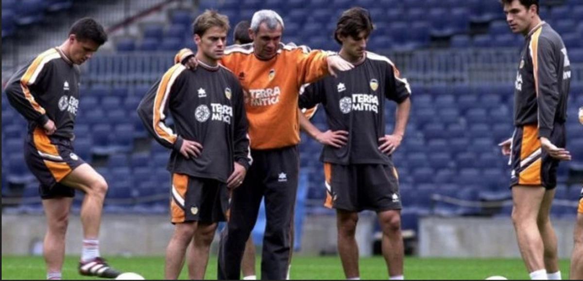 Héctor Cúper en el Valencia (1999)