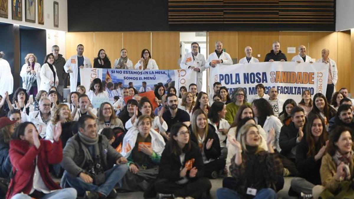 Tercera jornada de huelga de médicos en el Hospital Álvaro Cunqueiro de Vigo