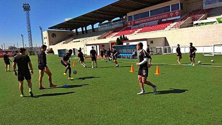 El Alcobendas Sport entrenando ayer en Matapiñonera donde jugarán el partido contra el Zamora.