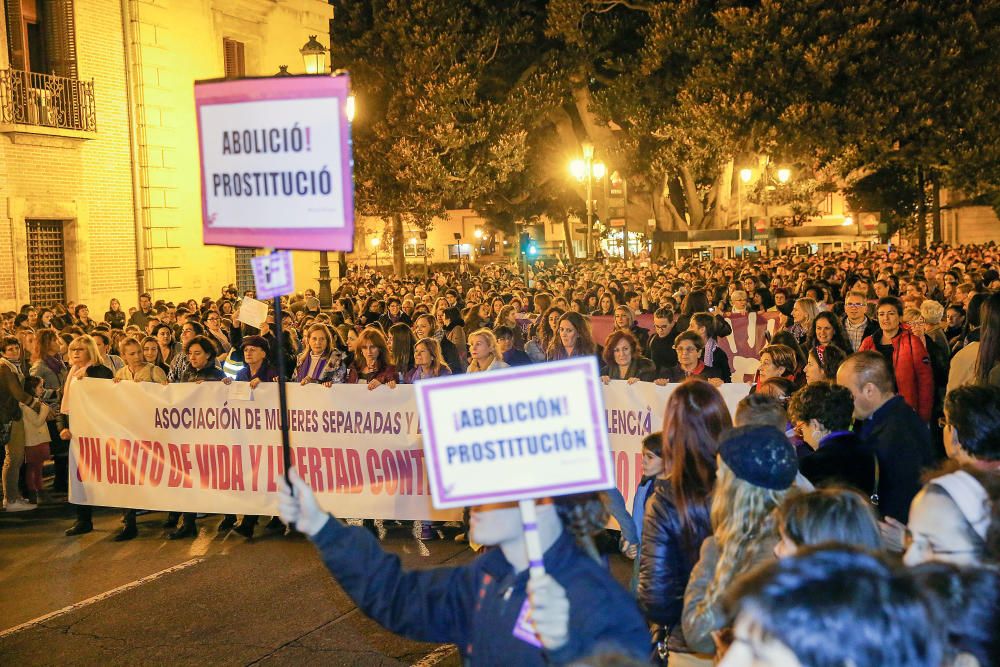 Manifestación contra la violencia de género en València