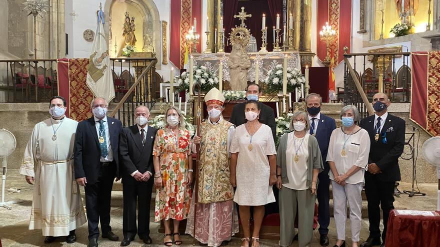 La Virgen de la Victoria vuelve al castillo tras sus fiestas patronales