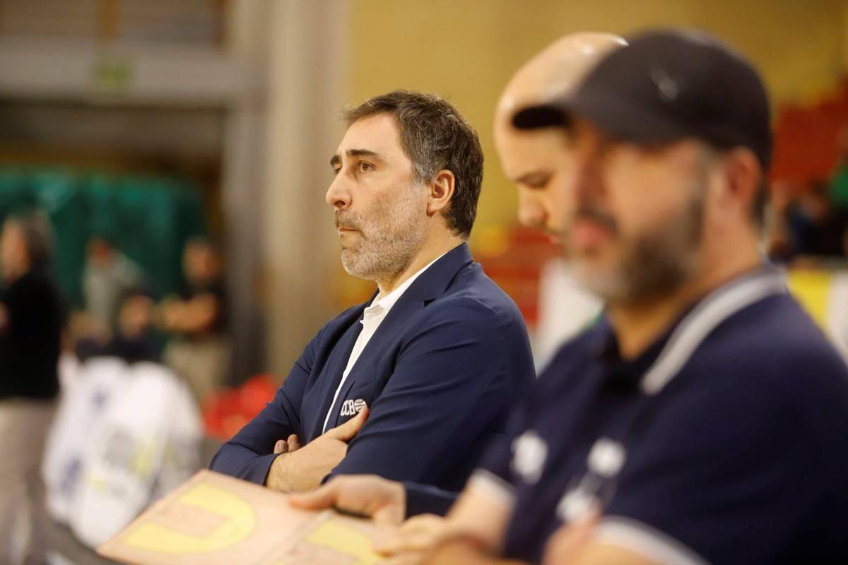 Gonzalo Rodríguez sigue un encuentro de esta temporada.