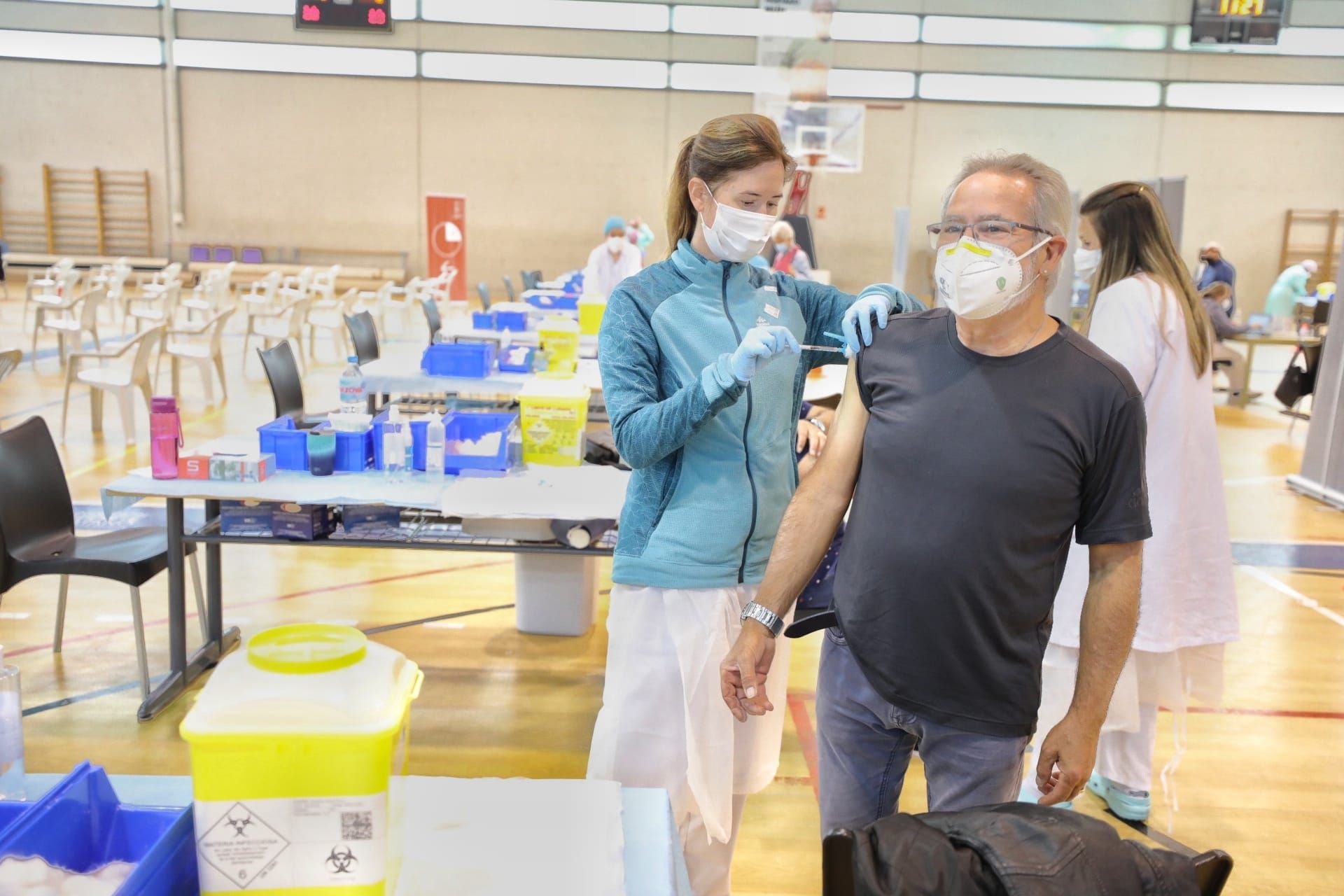 Arranca en Elche la vacunación masiva en El Toscar