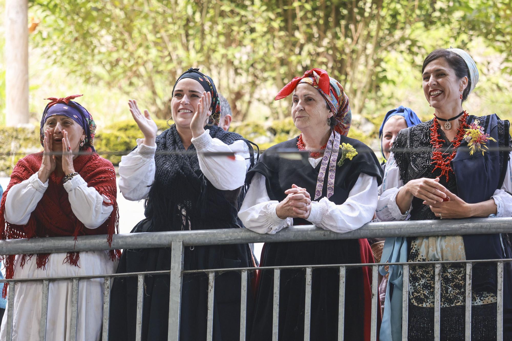 EN IMÁGENES: Así fue el concurso y muestra del traje tradicional asturiano en Grado