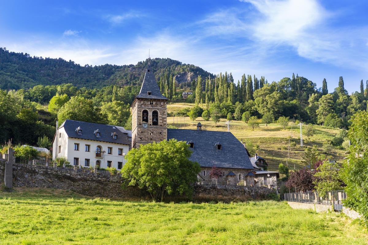 La iglesia de San Esteban, en el pueblo de Plan