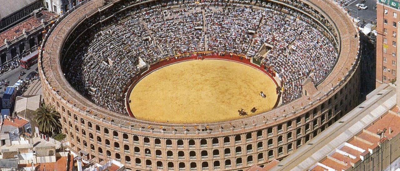 Vista aérea de la plaza de toros, que depende de la Diputación de València.