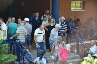 Galería | Las imágenes de los vecinos desalojados en la residencia de Pinofranqueado