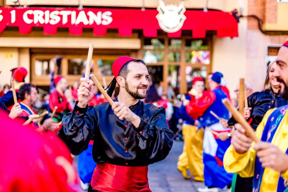 Callosa d'en Sarrià vivesu tradicional Baile Moro