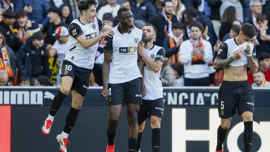El Valencia de Corberán ganó al Leganés en el último partido en Mestalla con goles de Mosquera y Diakhaby. | EFE