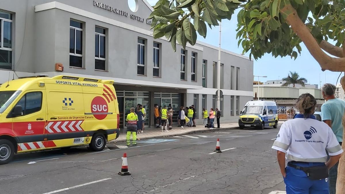 Una ambulancia cubre un servicio en La Palma.