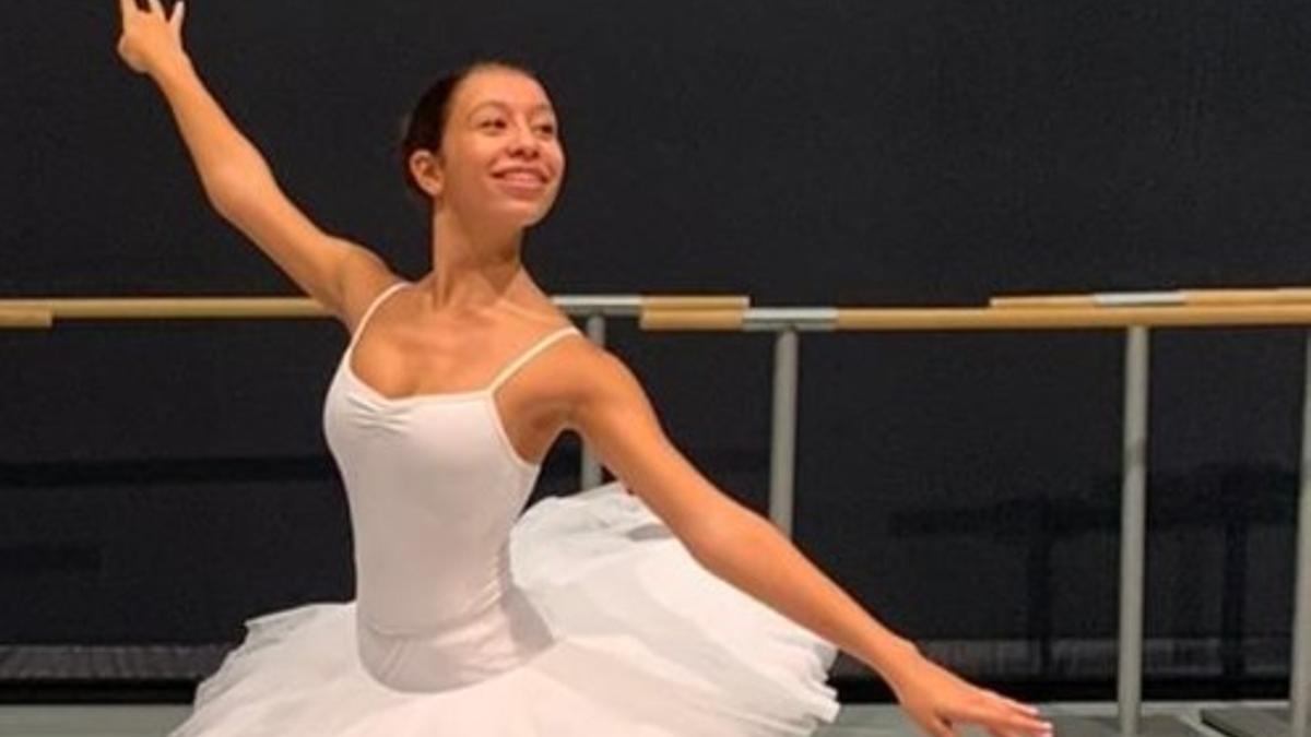 Ona, la talentosa bailarina de 14 años del Poble Nou de Benitatxell