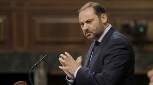 El portaveu socialista aborda l’amnistia fiscal durant el debat de la moció de censura.