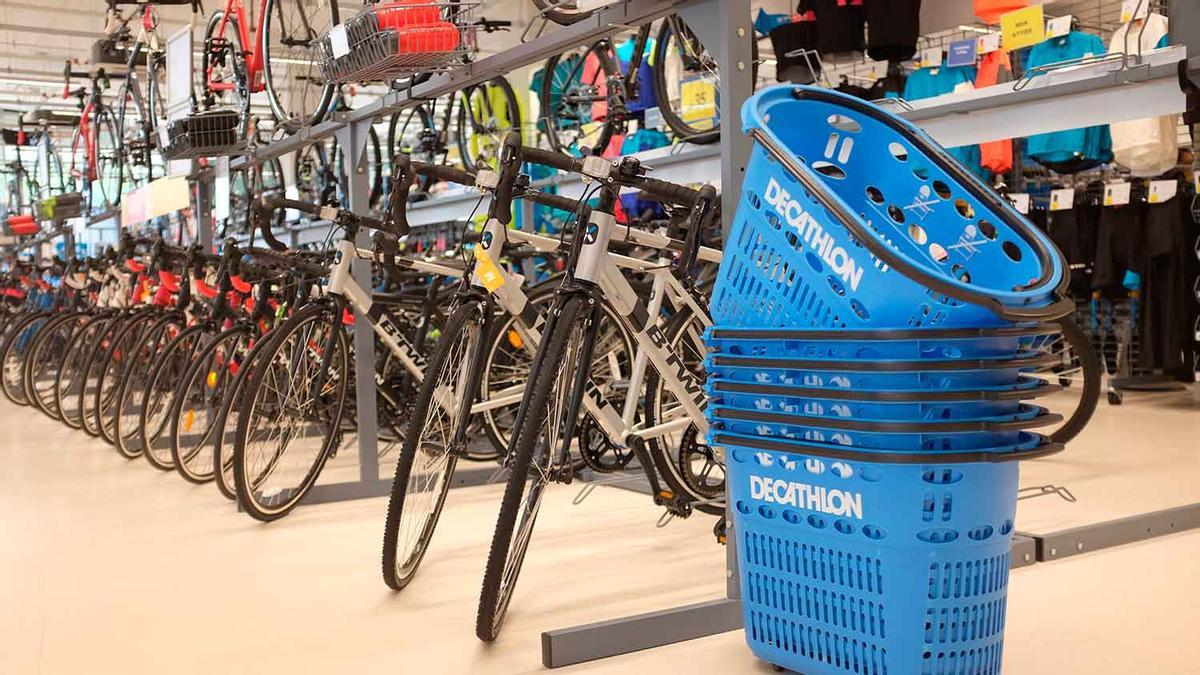 Decahtlon rebaja casi mil euros la bicicleta de montaña eléctrica más vendida, pero solo tienes unos días para disfrutar de este inesperado descuentos