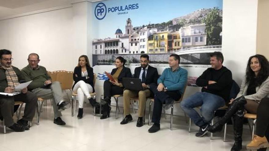 El PP de Orihuela estrena su nueva sede en la Plaza Nueva con un comité de dirección