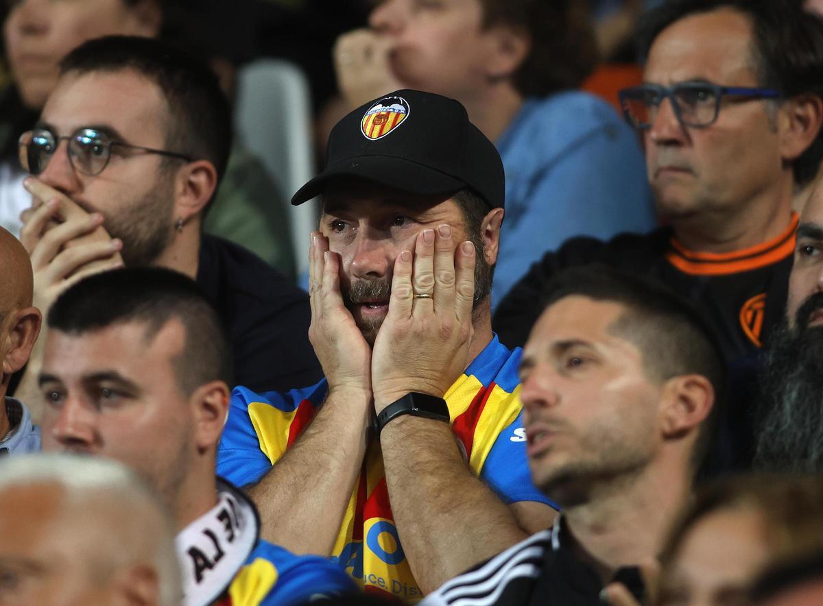 La emoción de Mestalla durante el derbi con el Villarreal