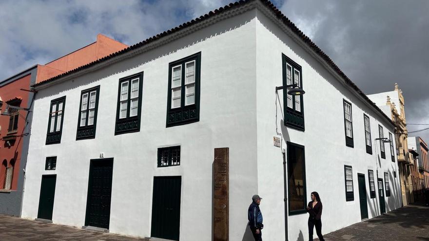 La enfermería canaria recibe la Medalla de Oro entre la gratitud y la exigencia de mejoras estructurales