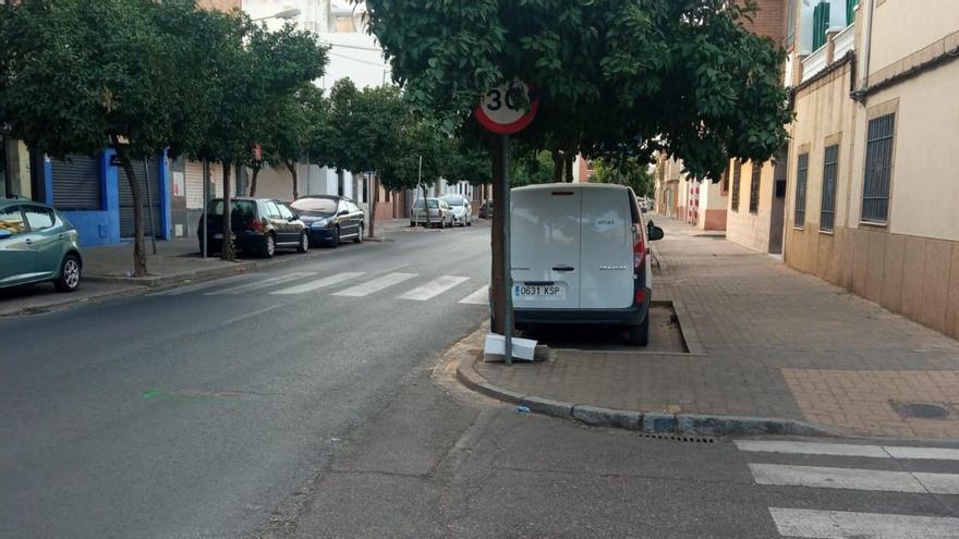 Los vecinos exigen una solución para el paso de peatones de la avenida de la Diputación