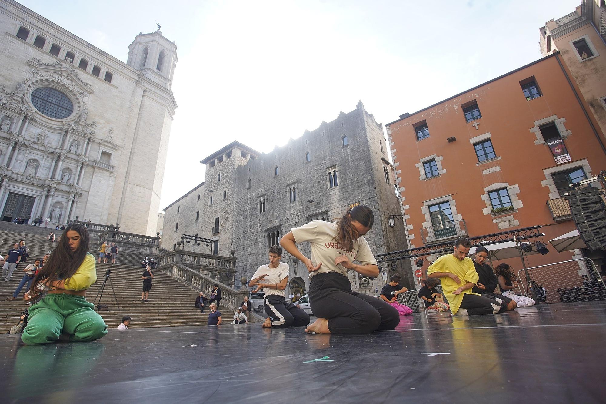 «Mirrors of human nature», caos i ordre a les escales de la Catedral