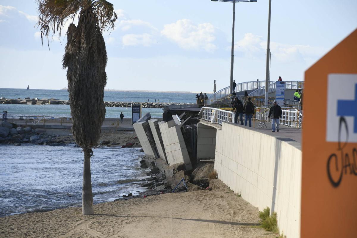 La playa de la Nova Marbella desaparece tras el temporal