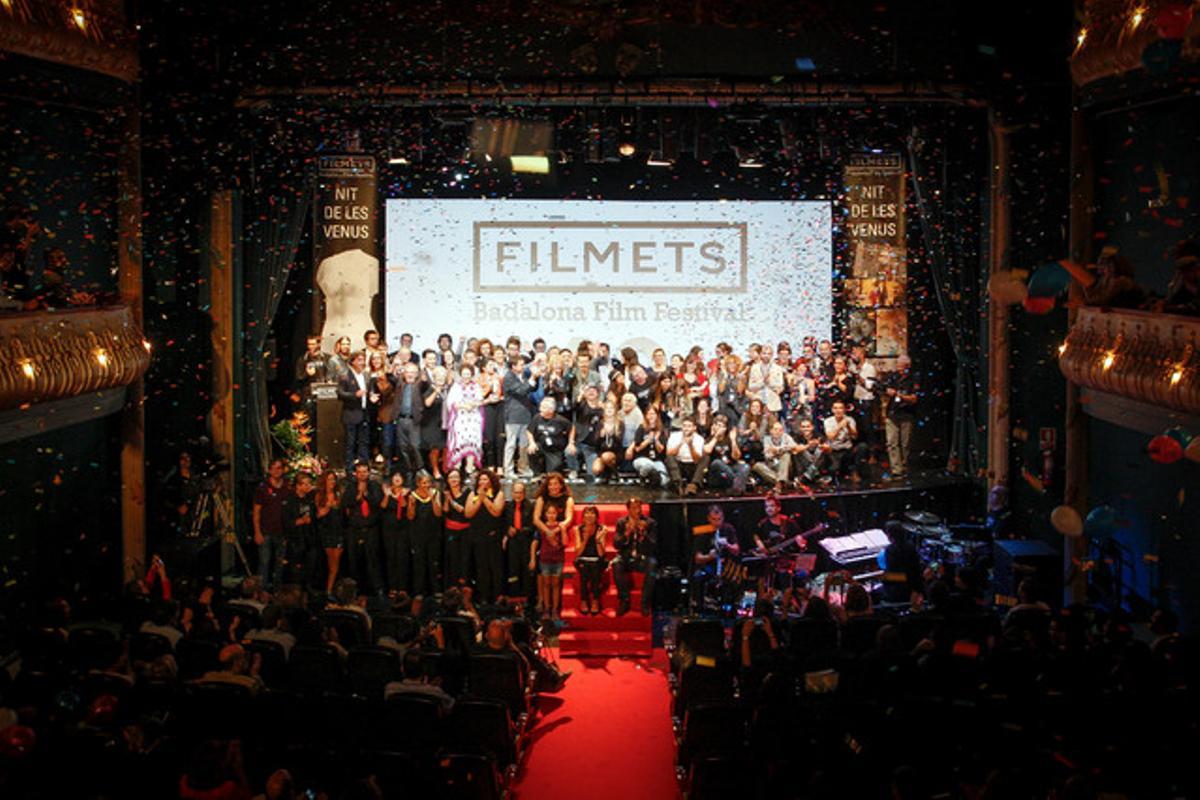 Foto de família dels guardonats amb els premis Filmets, dissabte a la nit a Badalona.