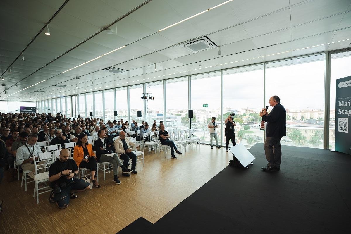 José Vicente Morata, presidente de Cámara Valencia, durante la ponencia inaugural del evento.